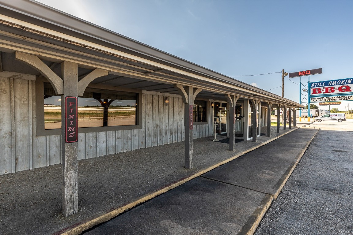 212 S Hickory Street Abbott TX 76621