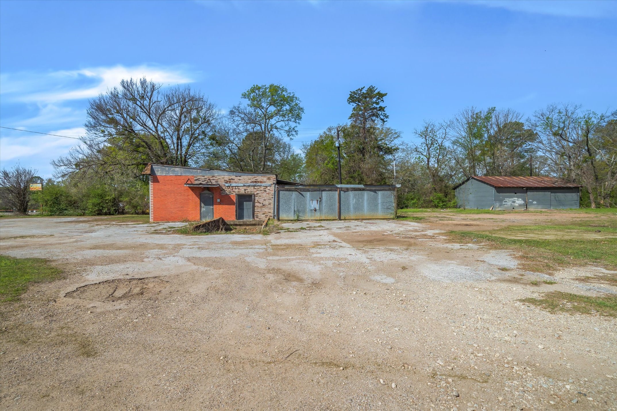 521 E Garland Grand Saline TX 75140