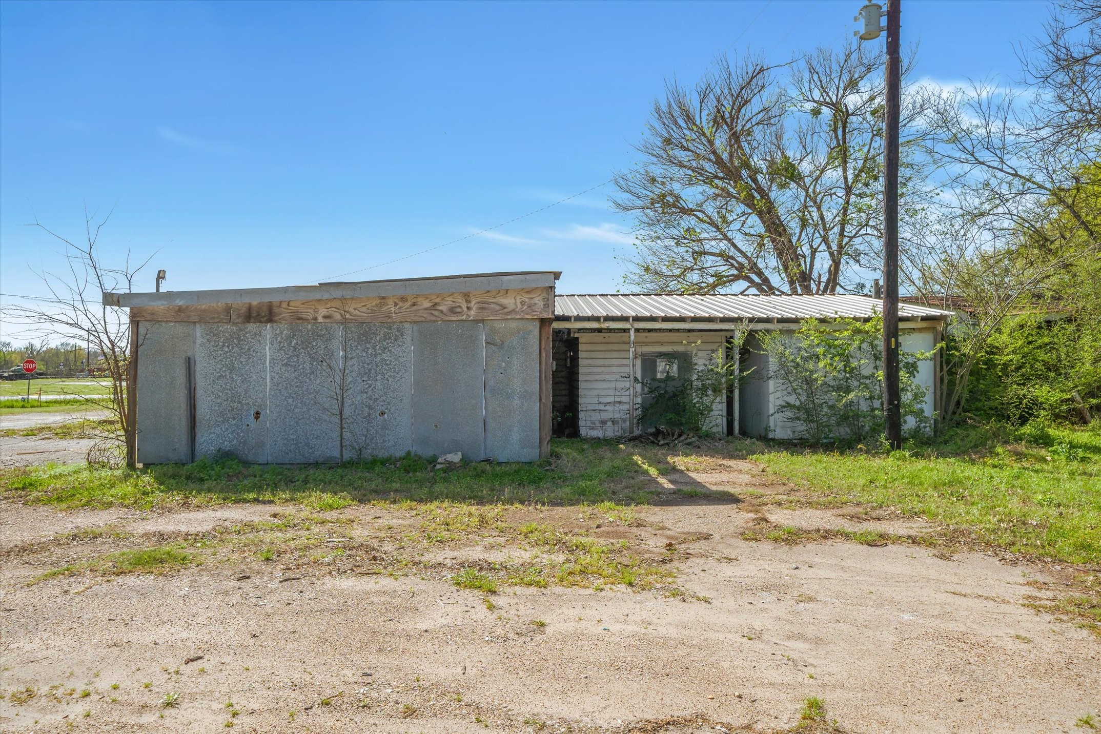 521 E Garland Grand Saline TX 75140