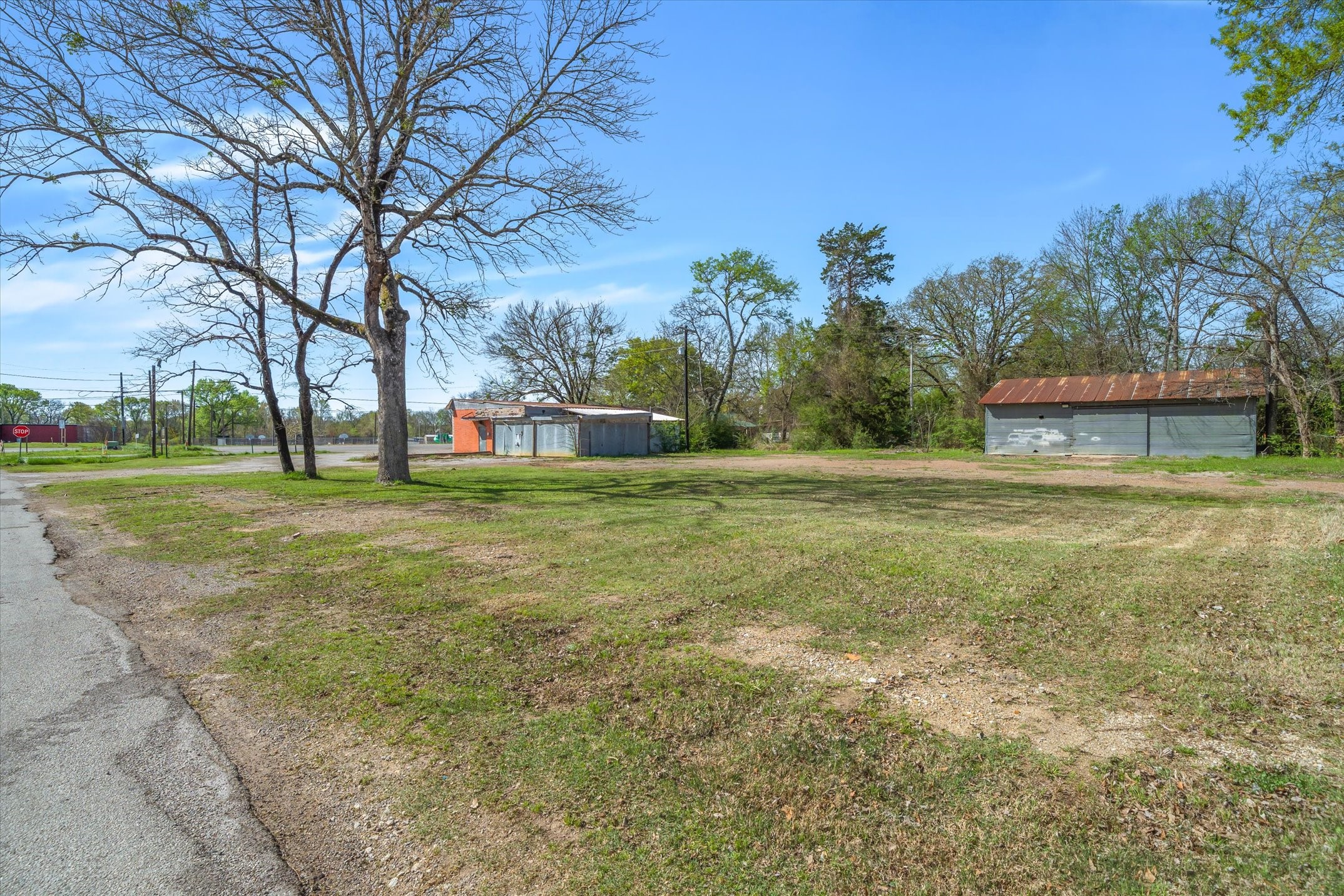 521 E Garland Grand Saline TX 75140