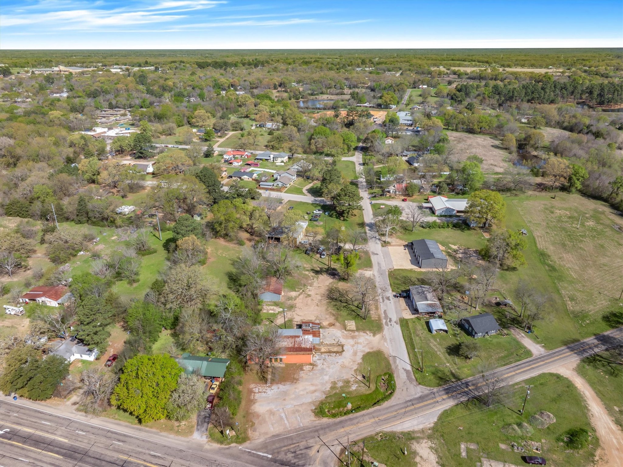 521 E Garland Grand Saline TX 75140