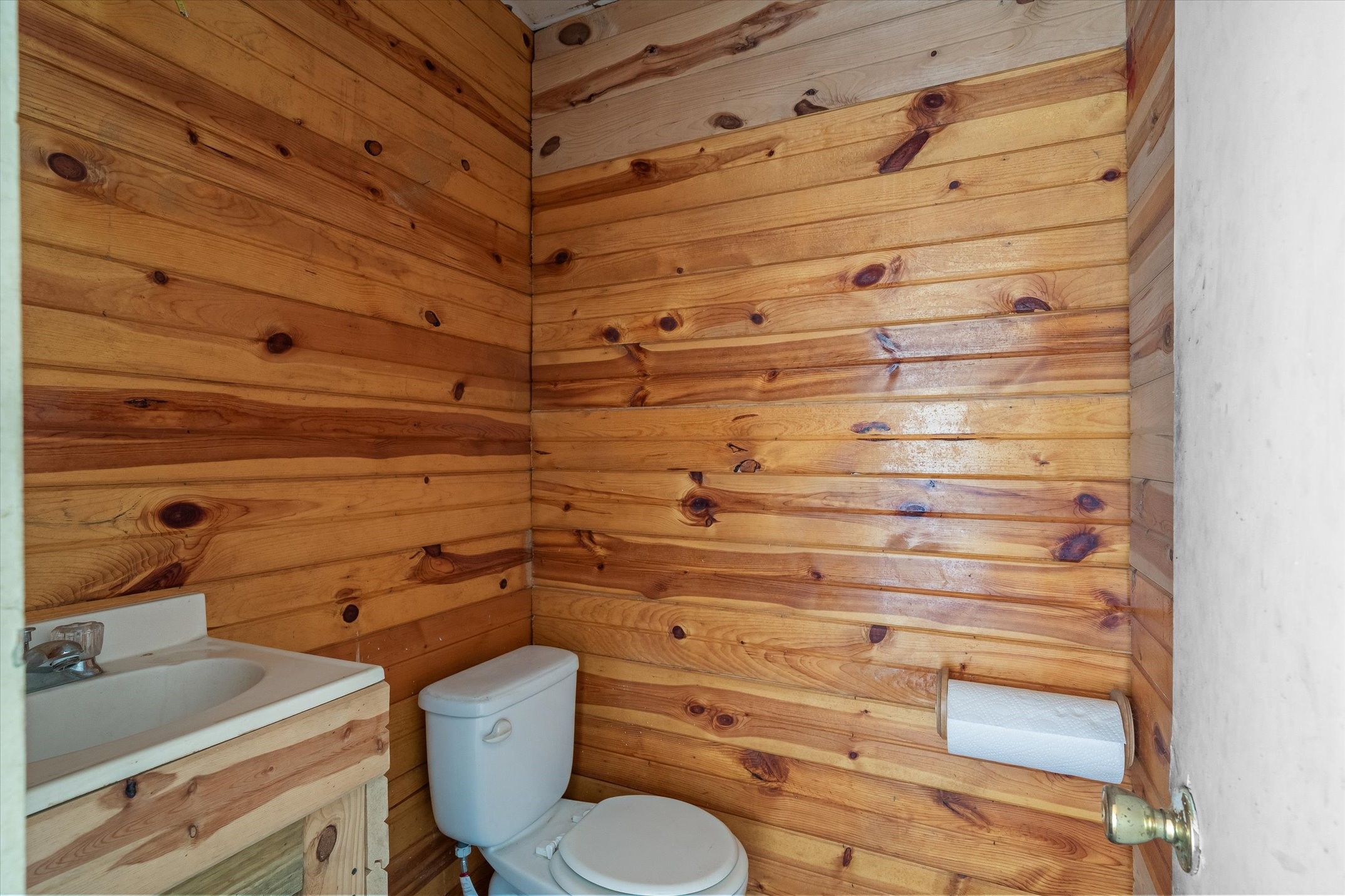 521 E Garland Grand Saline TX 75140