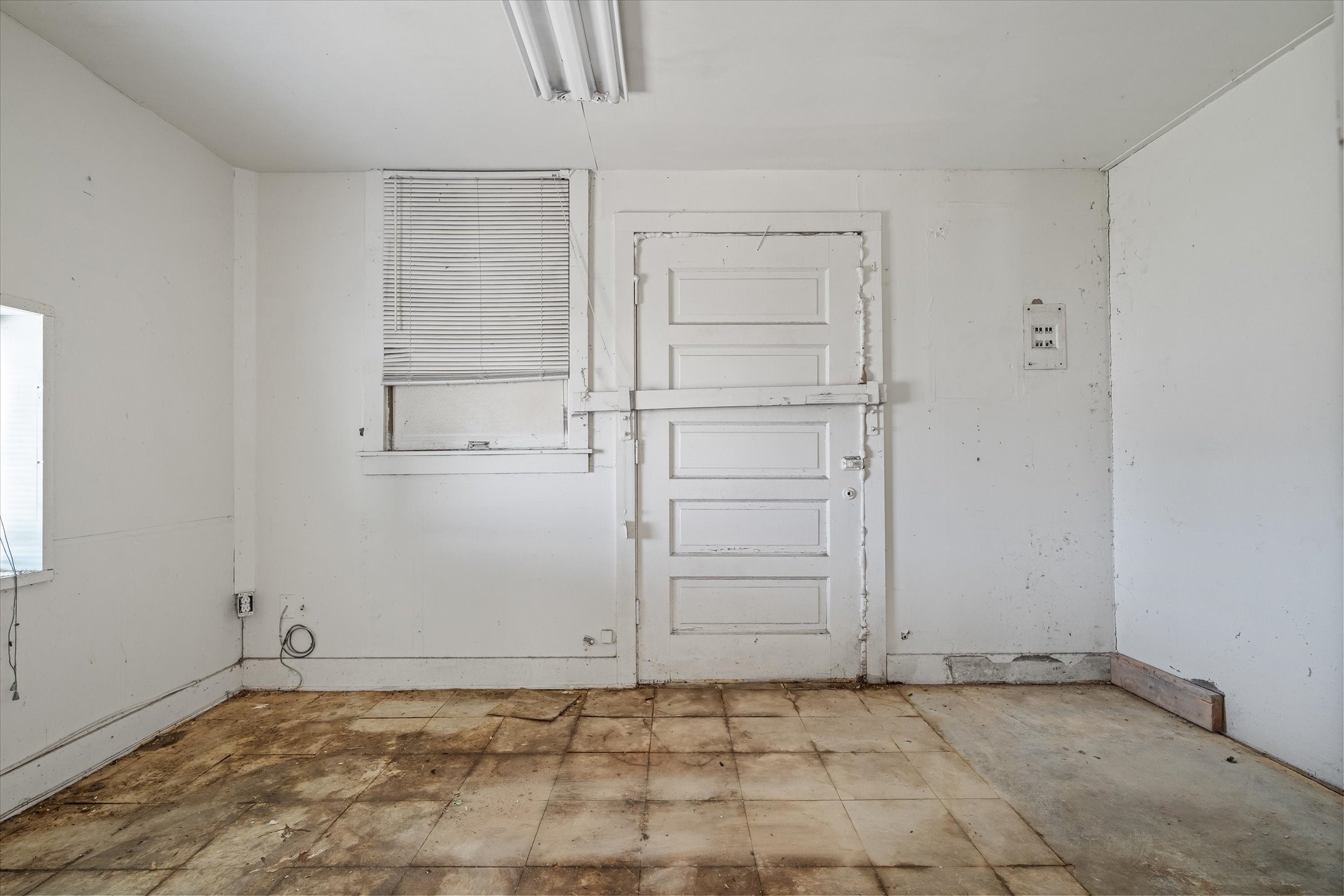 521 E Garland Grand Saline TX 75140
