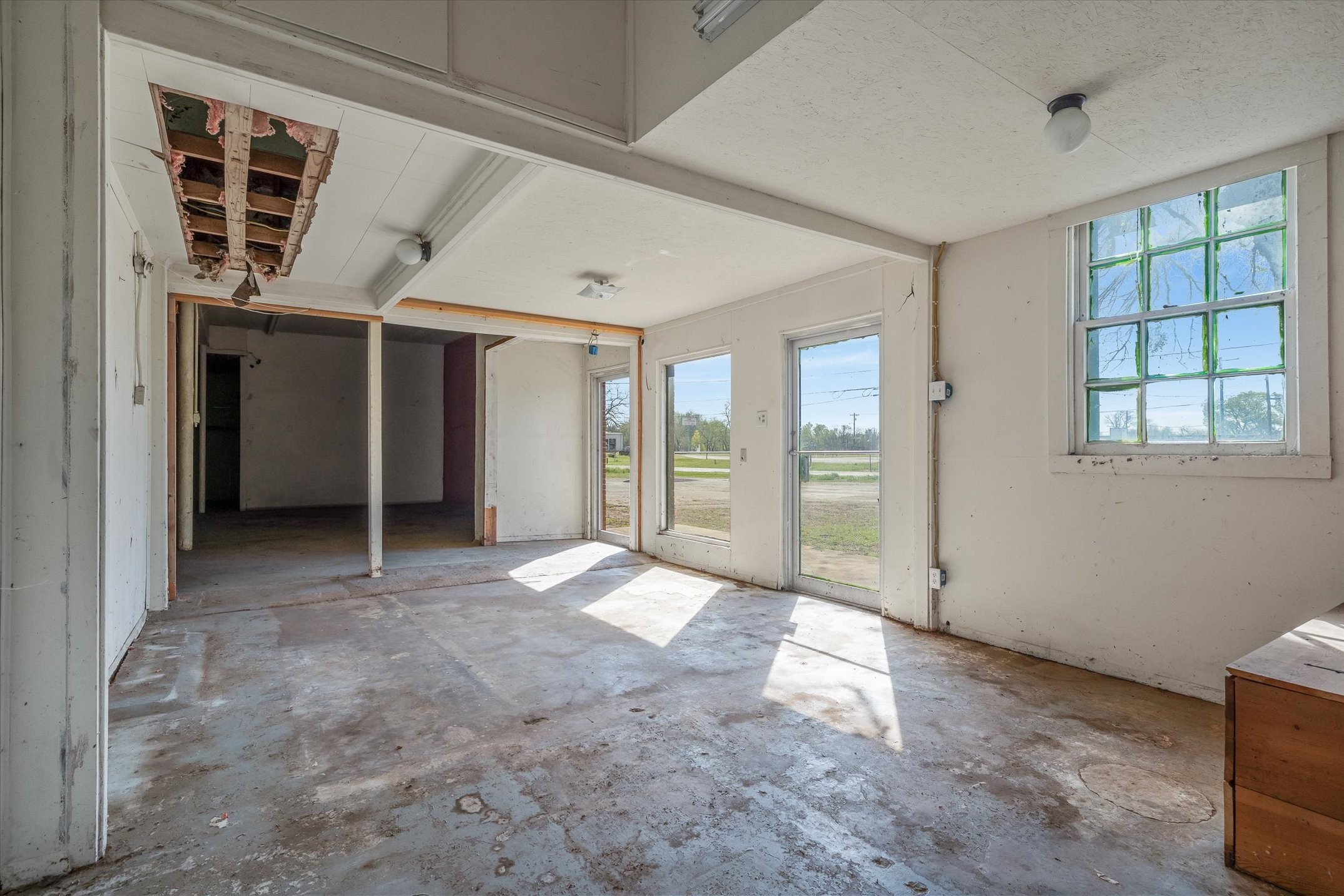 521 E Garland Grand Saline TX 75140