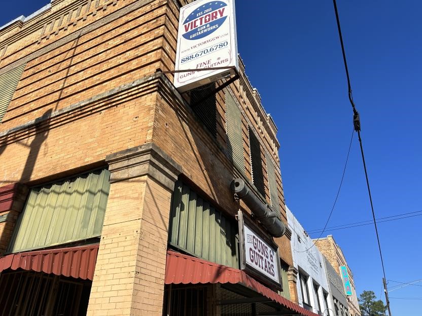 100 N Main Street Lindale TX 75771