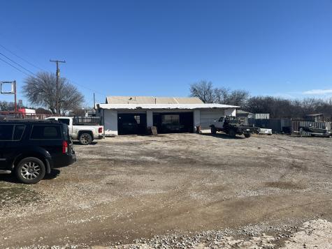 1411 W Omega Henrietta TX 76365
