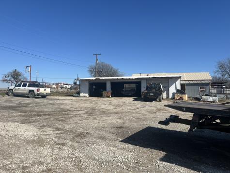 1411 W Omega Henrietta TX 76365