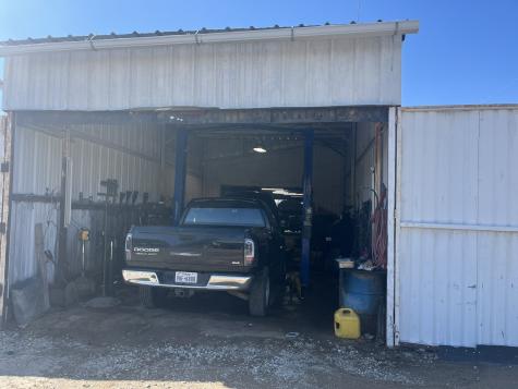 1411 W Omega Henrietta TX 76365