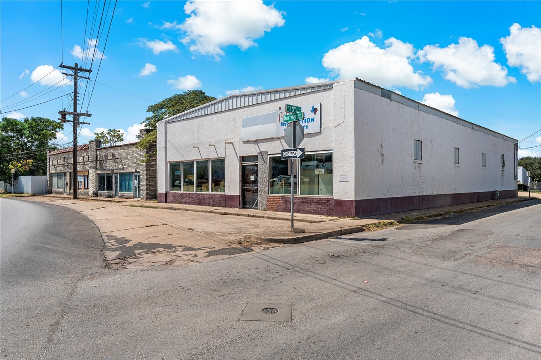 1501 Herring Avenue Waco TX 76708