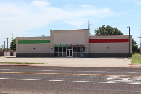 302 N Birch Avenue Munday TX 76371