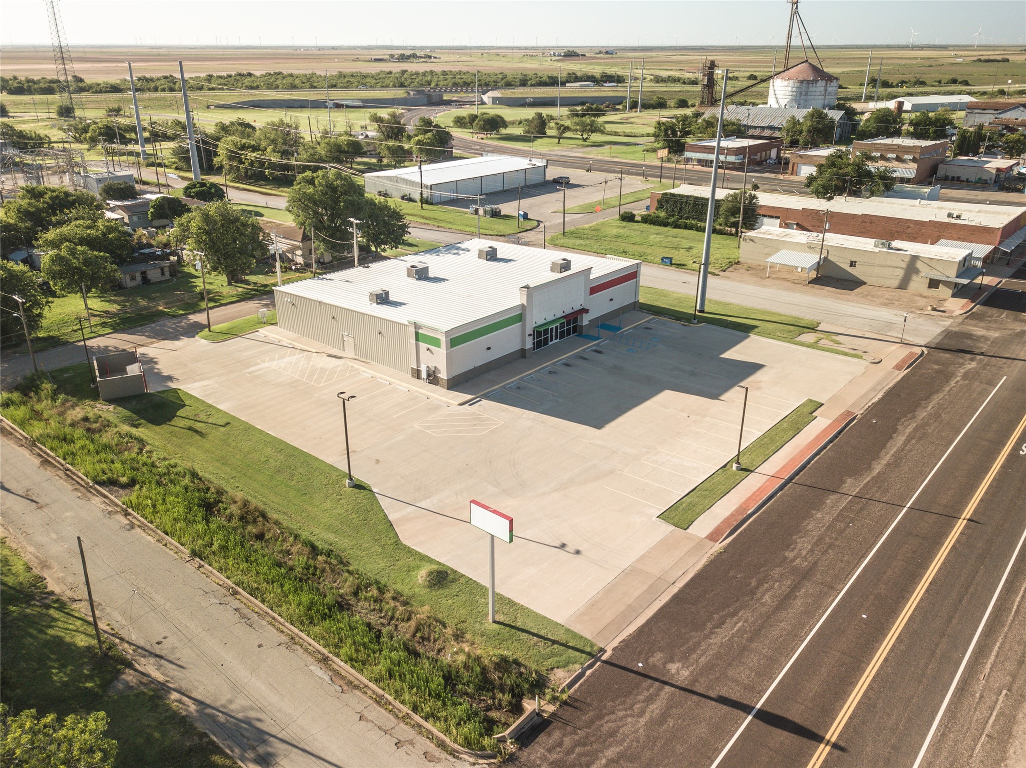 302 N Birch Avenue Munday TX 76371