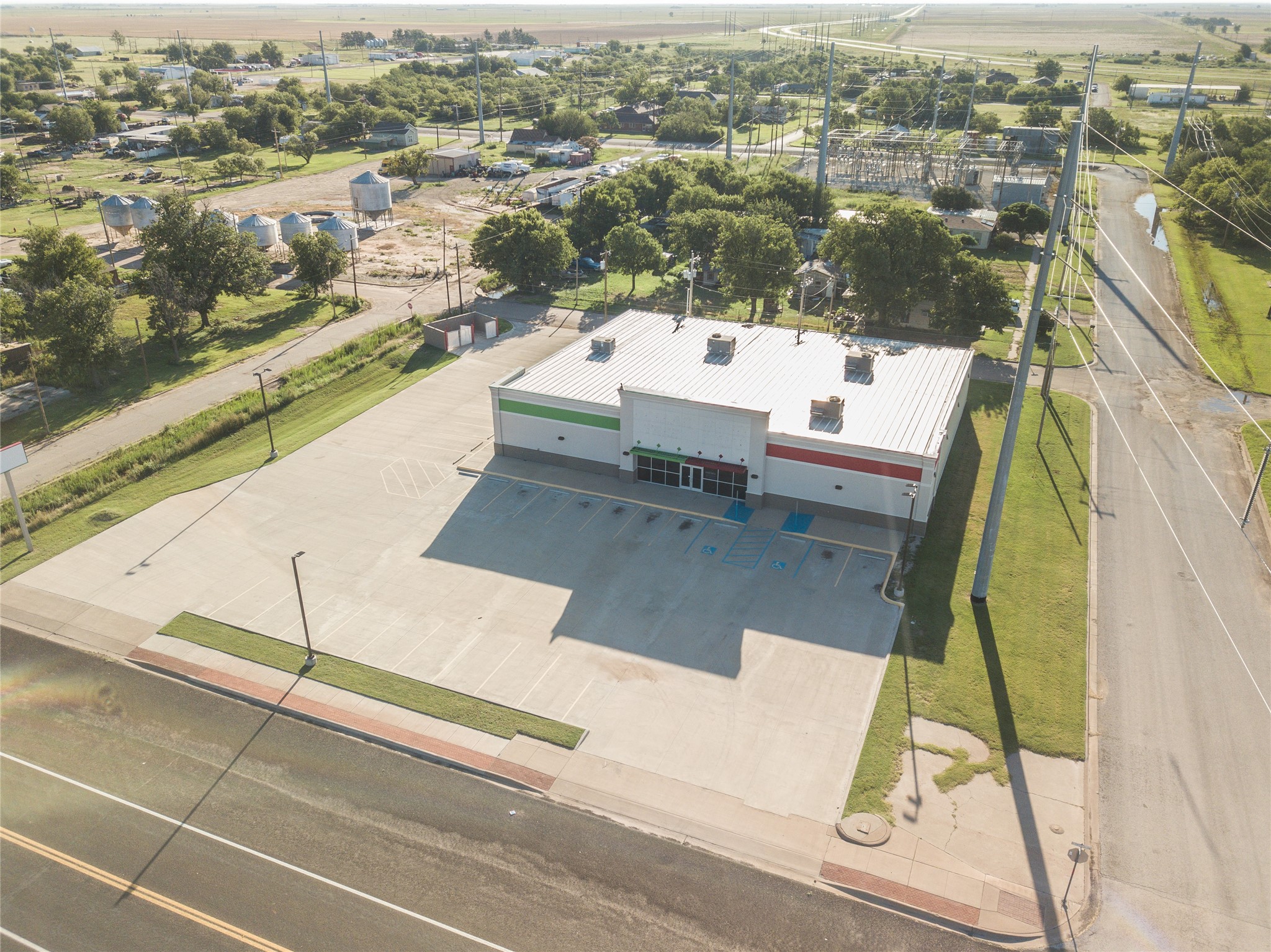 302 N Birch Avenue Munday TX 76371