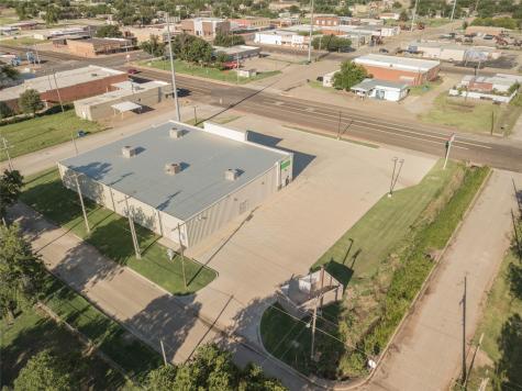 302 N Birch Avenue Munday TX 76371