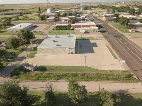 302 N Birch Avenue Munday TX 76371
