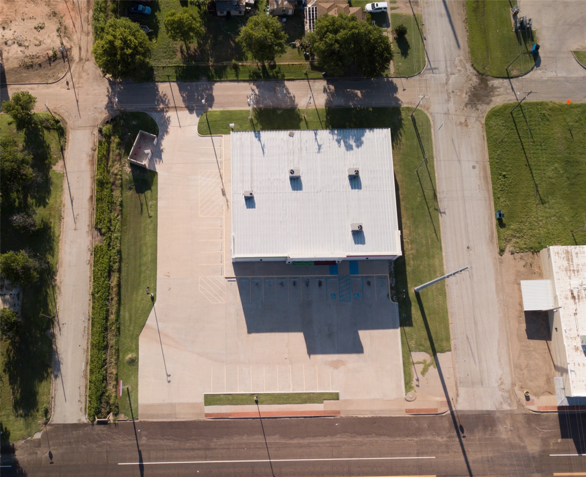 302 N Birch Avenue Munday TX 76371