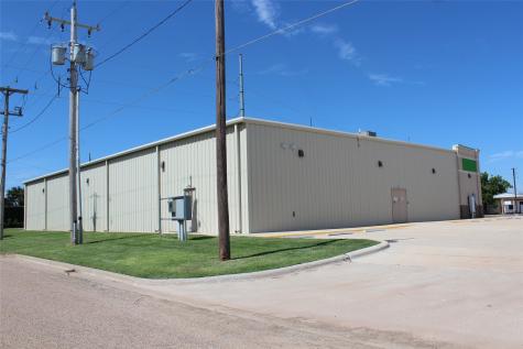 302 N Birch Avenue Munday TX 76371