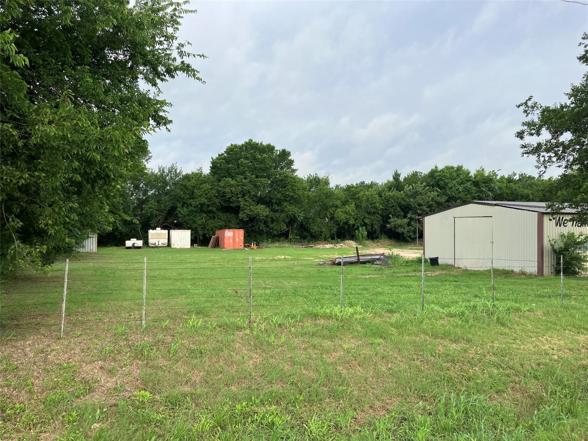 210 S Parkway Drive Alvarado TX 76009