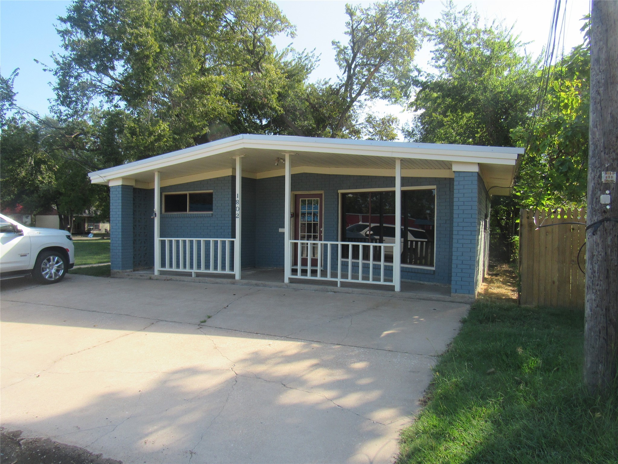 1802 N Center Street Bonham TX 75418