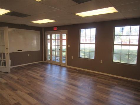 1802 N Center Street Bonham TX 75418