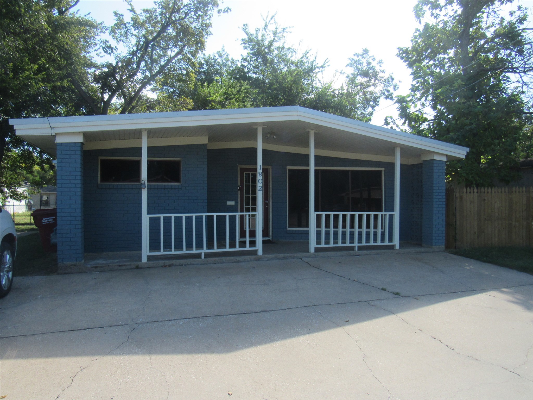 1802 N Center Street Bonham TX 75418