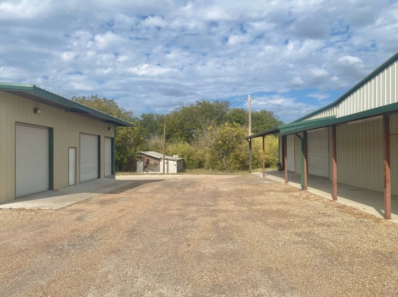 707 E Avenue C Valley Mills TX 76689