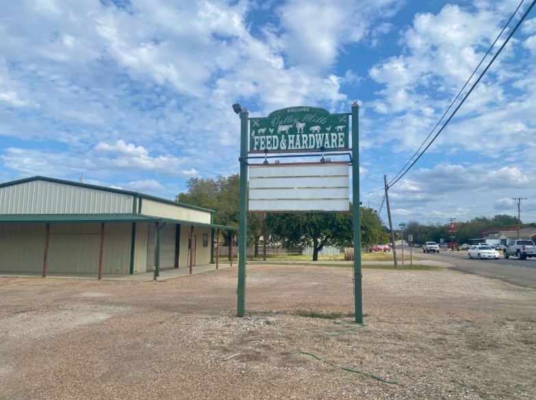 707 E Avenue C Valley Mills TX 76689