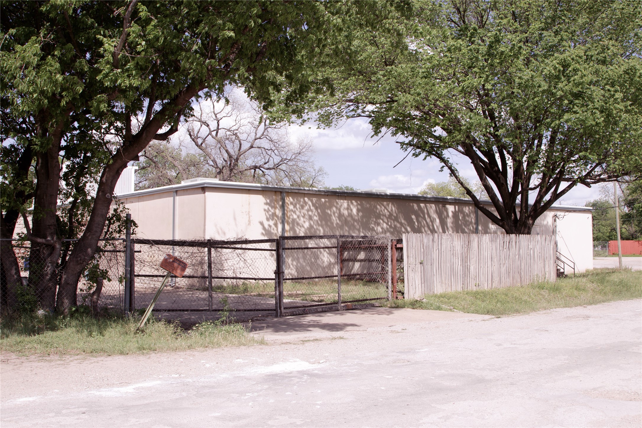 213 Valley Lane Kennedale TX 76060