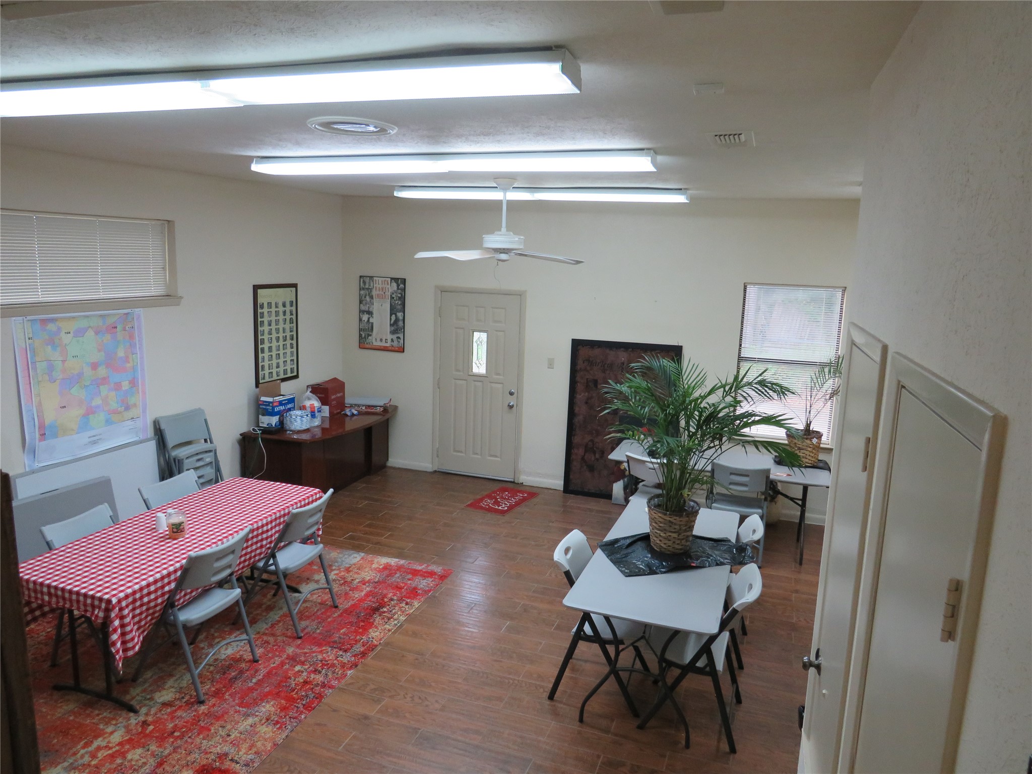 718 N Hampton Road Desoto TX 75115