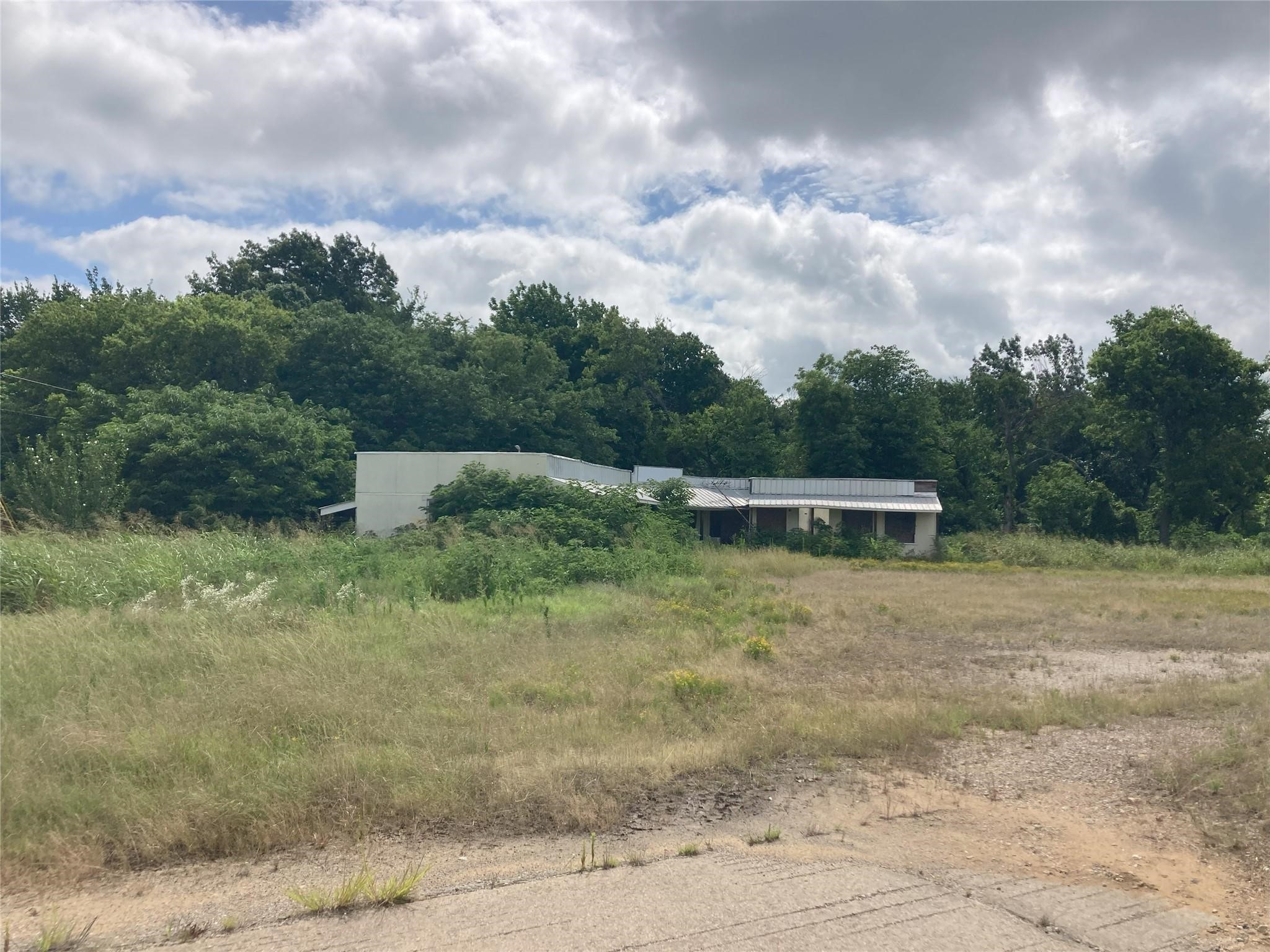 100 N Parkway Drive Alvarado TX 76009