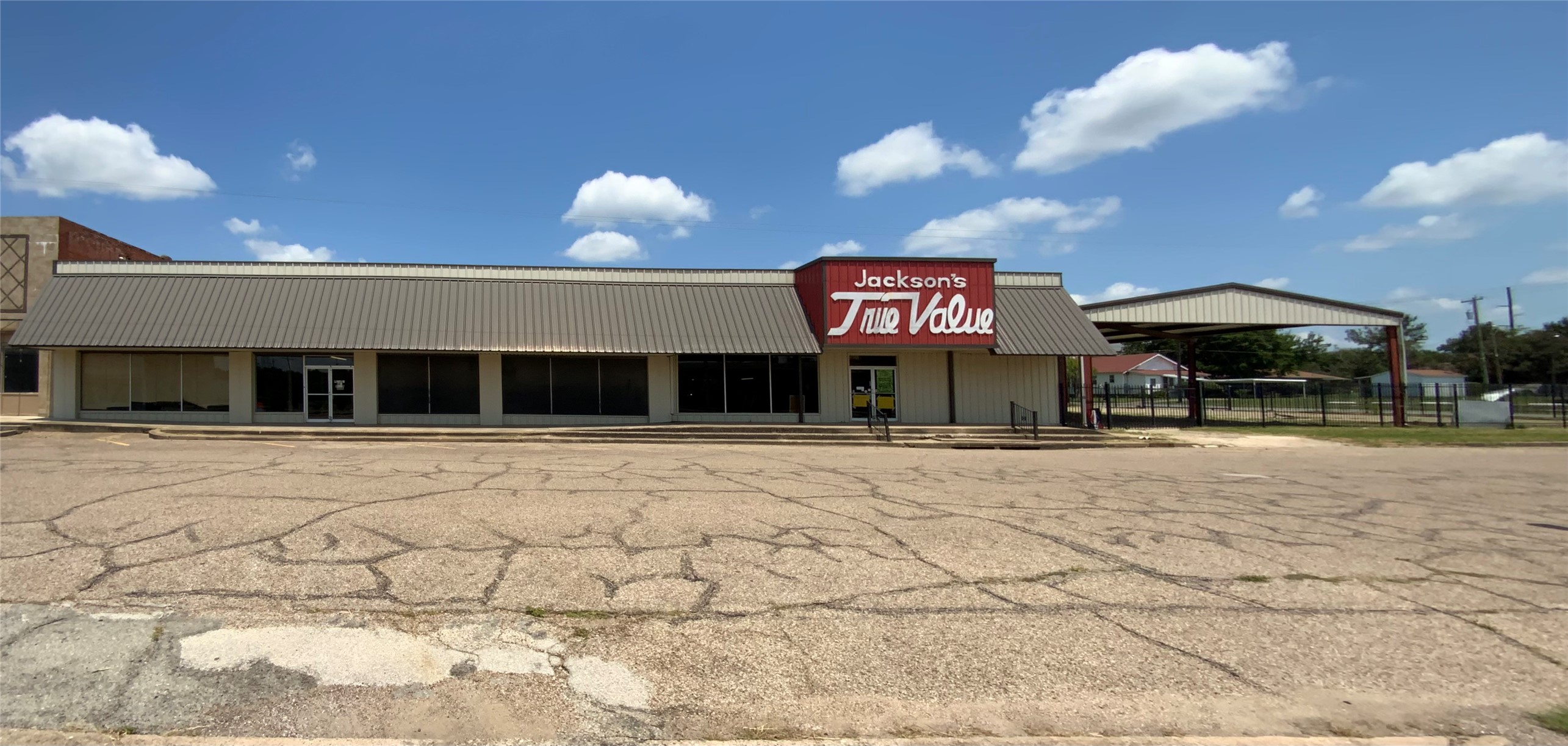 405 E Commerce Street Mexia TX 76667