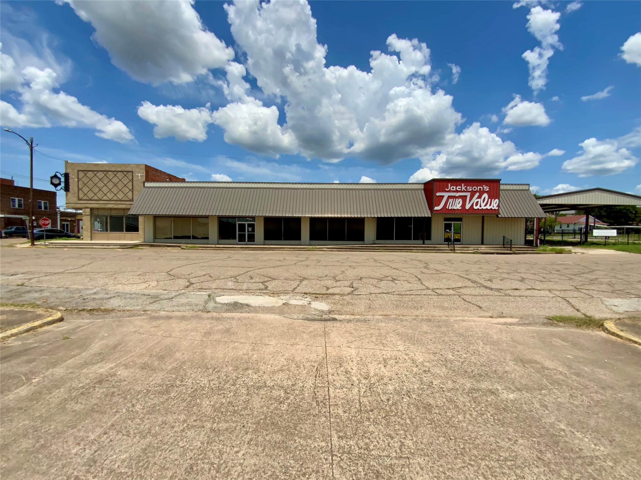 405 E Commerce Street Mexia TX 76667