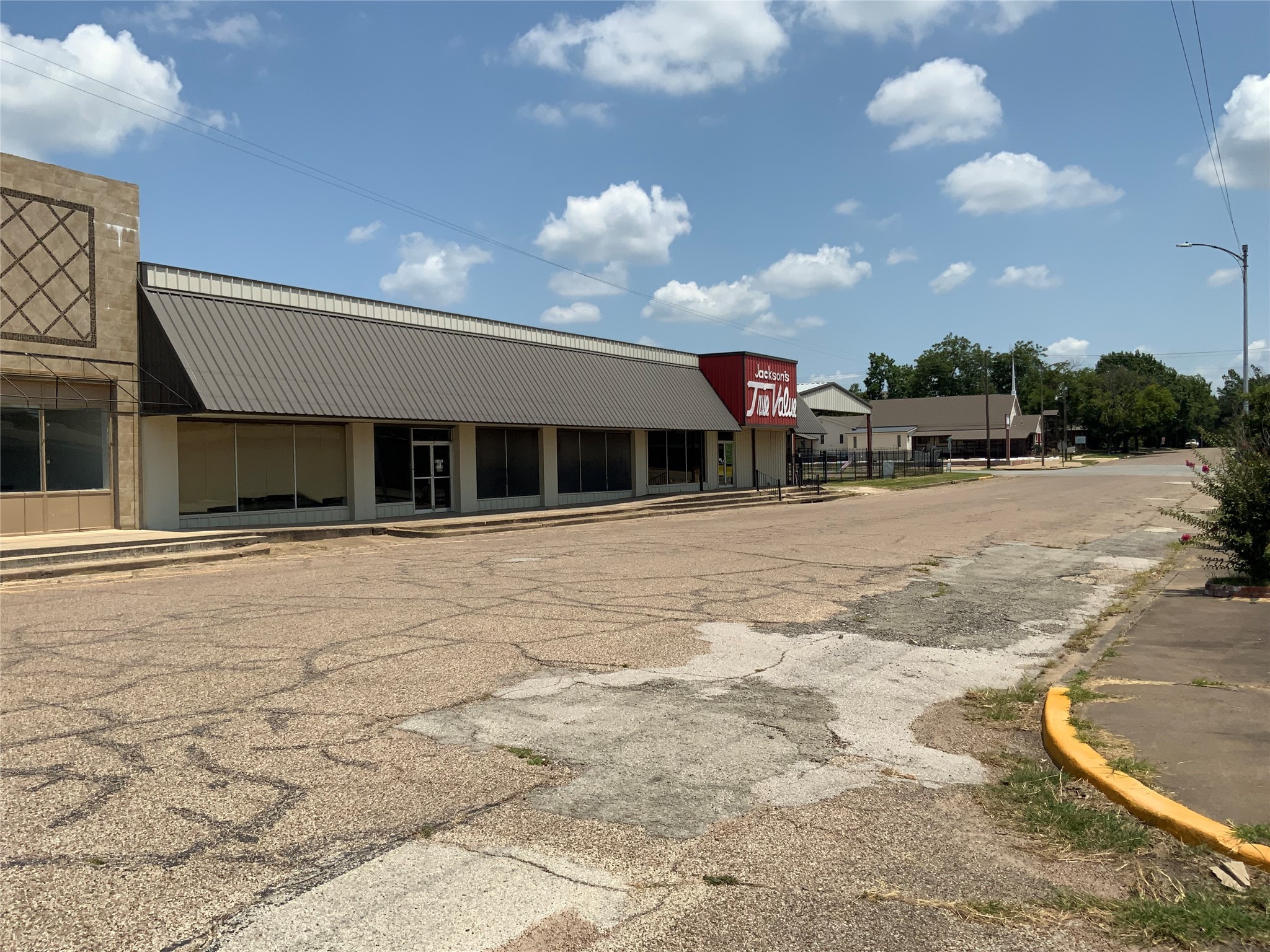 405 E Commerce Street Mexia TX 76667