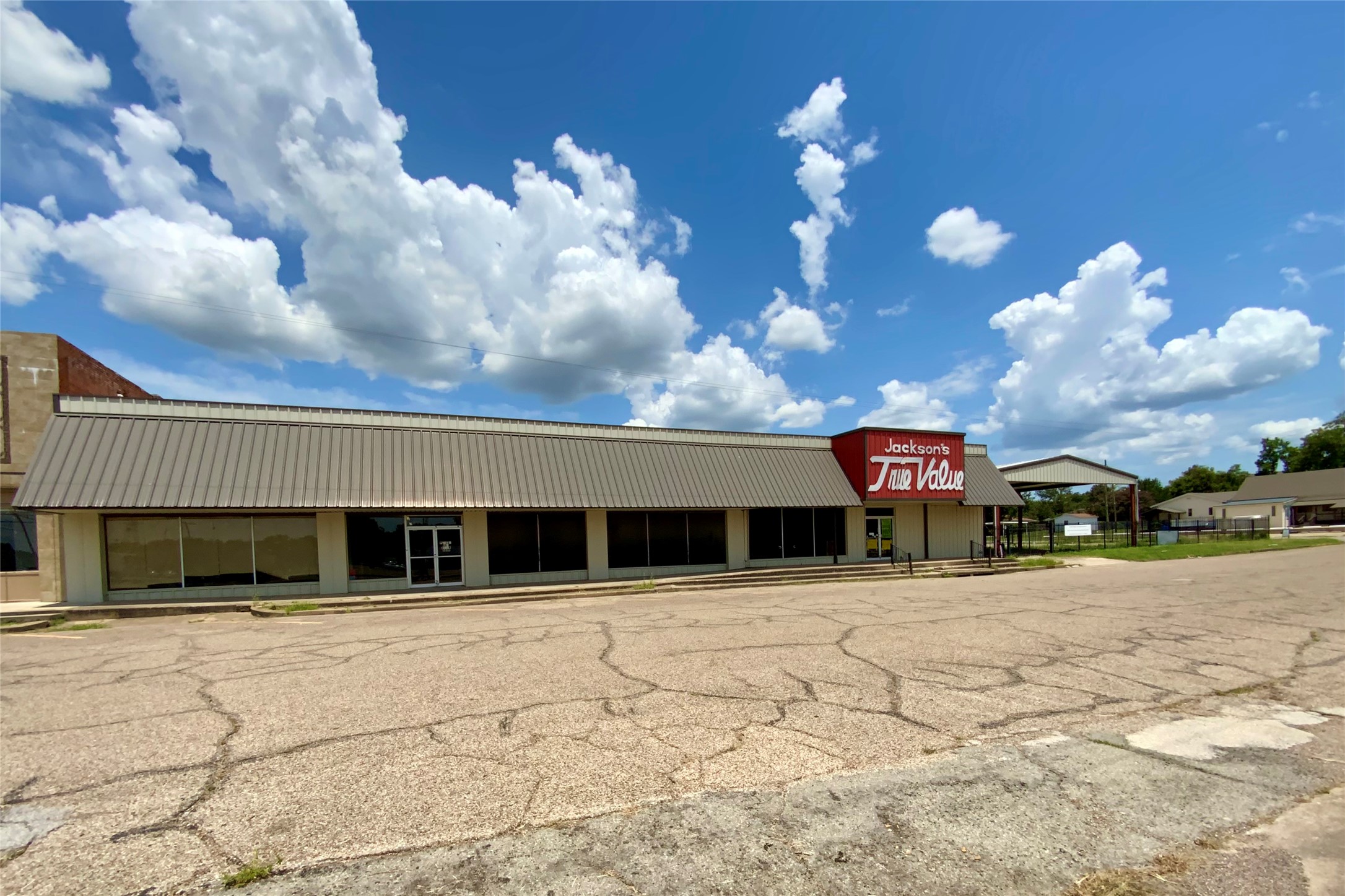 405 E Commerce Street Mexia TX 76667