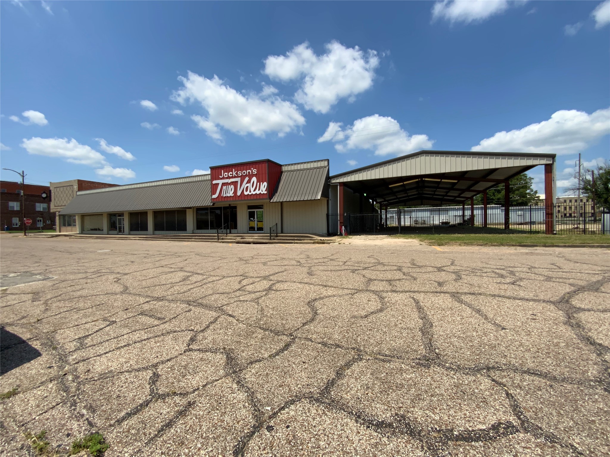 405 E Commerce Street Mexia TX 76667