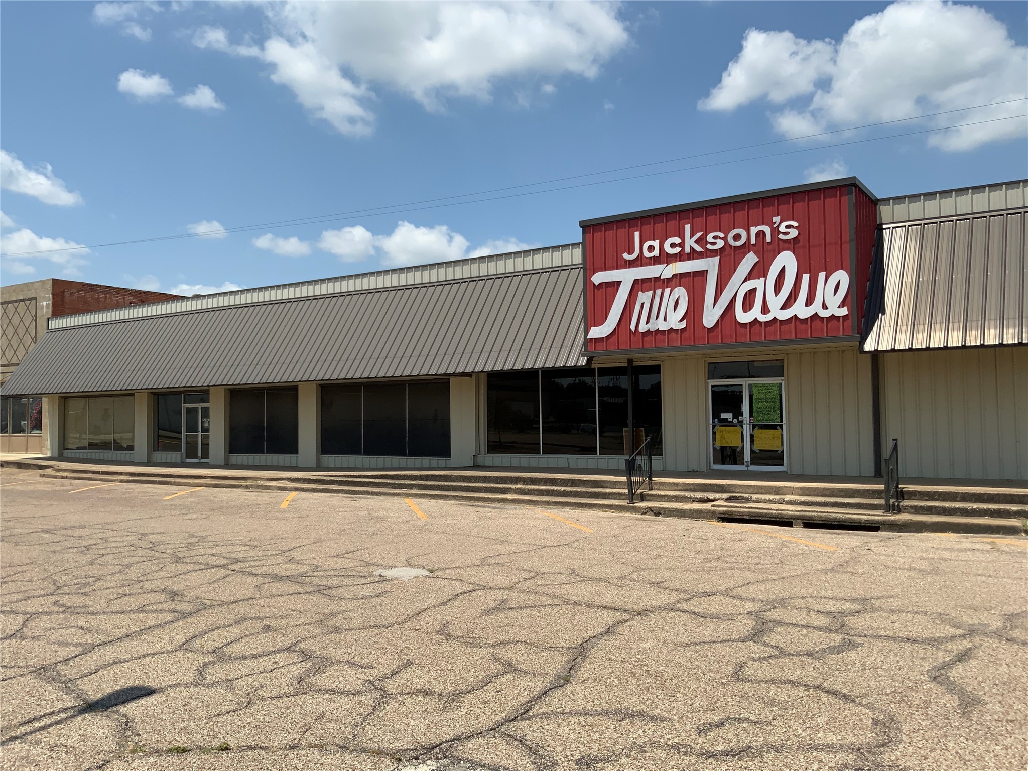 405 E Commerce Street Mexia TX 76667