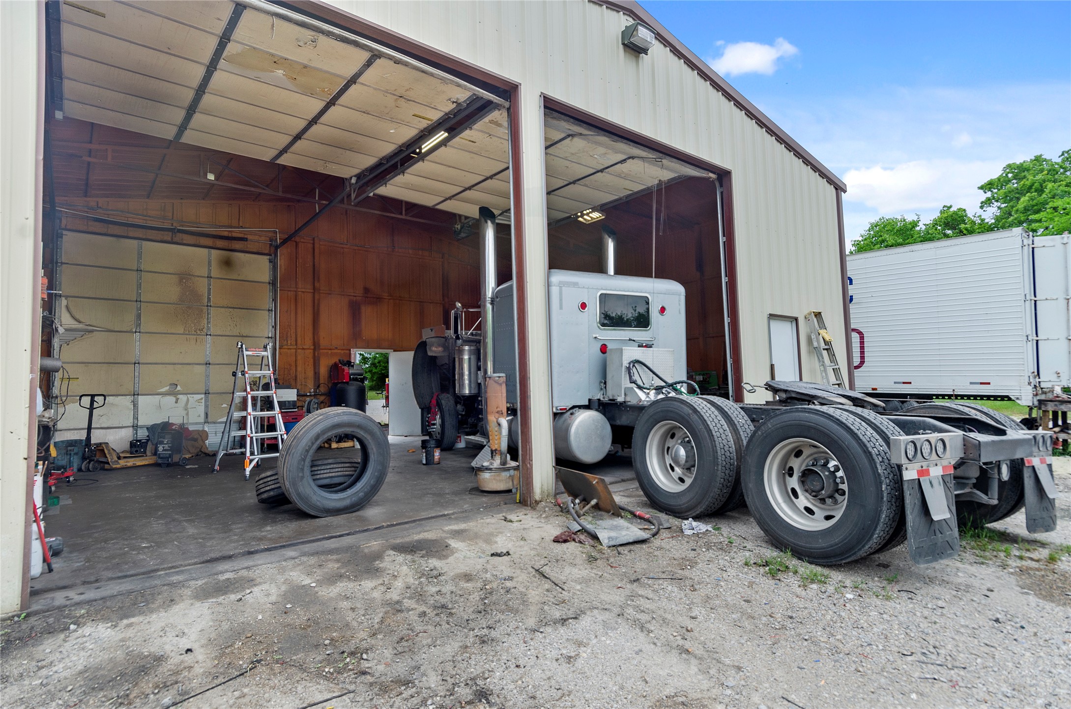 5716 N 287 Alvord TX 76225