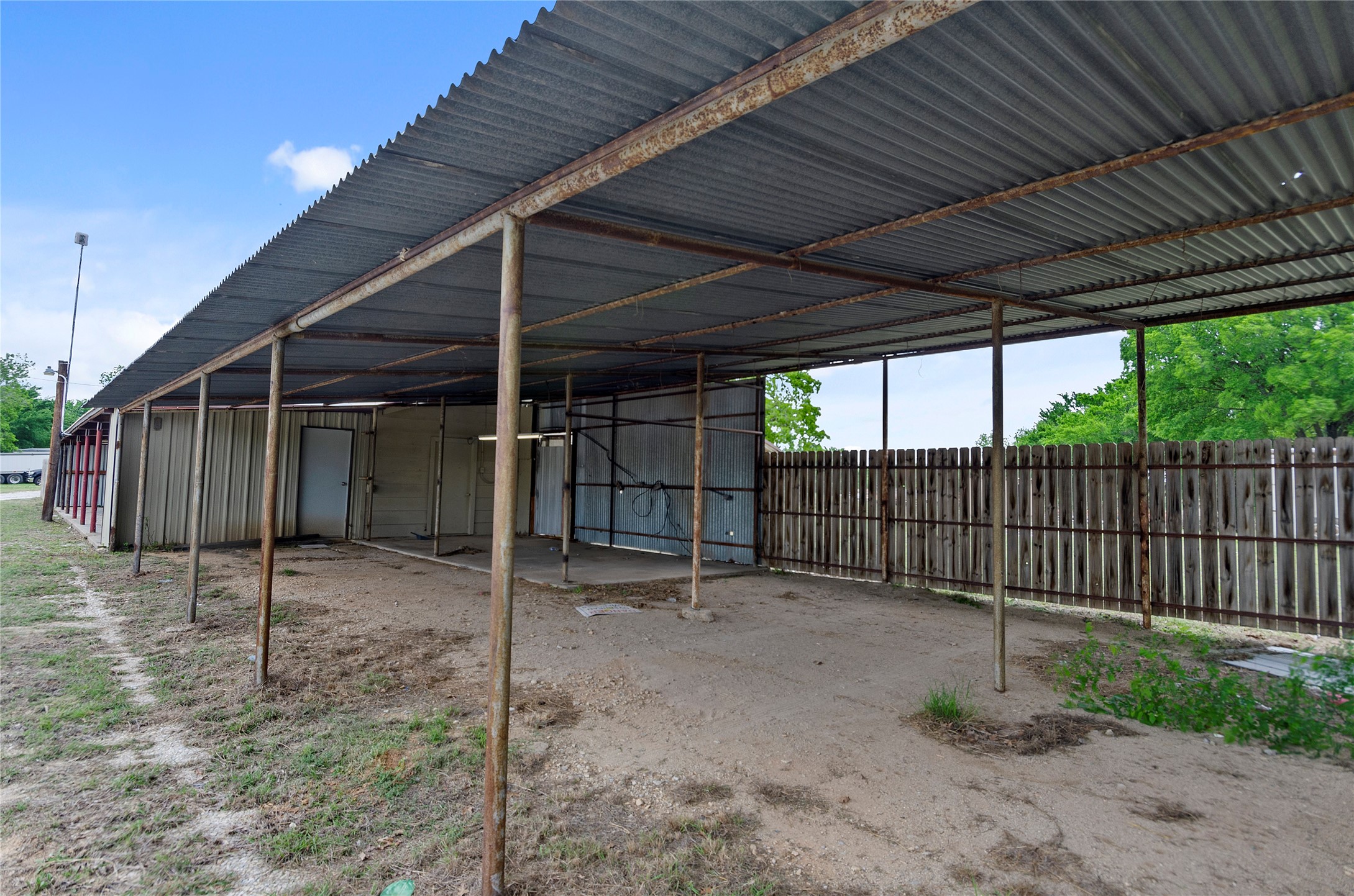 5716 N 287 Alvord TX 76225