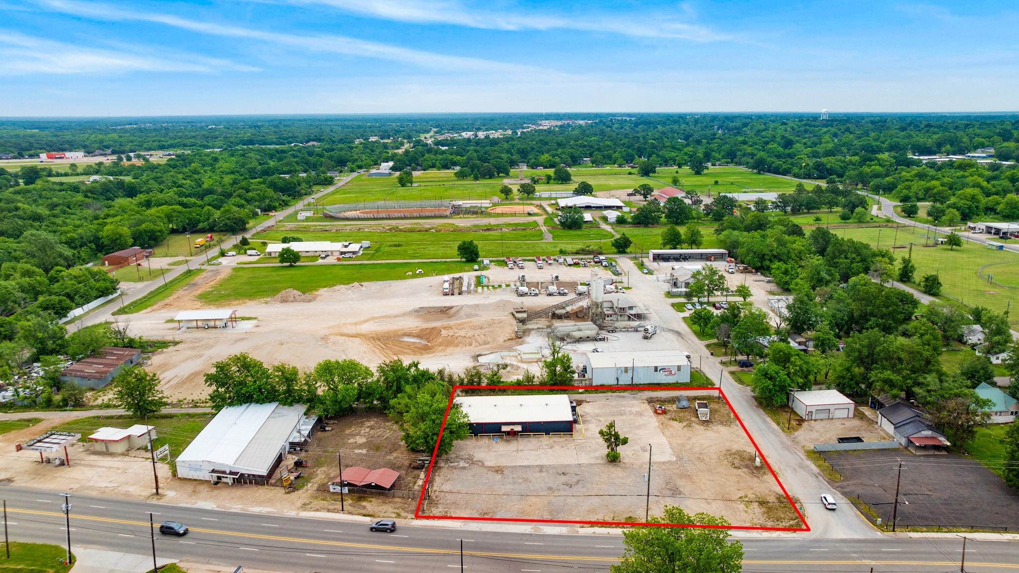1734 N Main Street Paris TX 75460