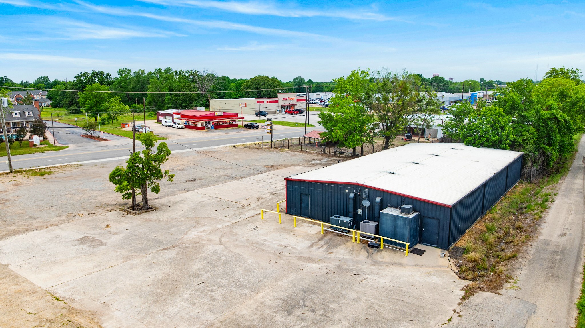 1734 N Main Street Paris TX 75460