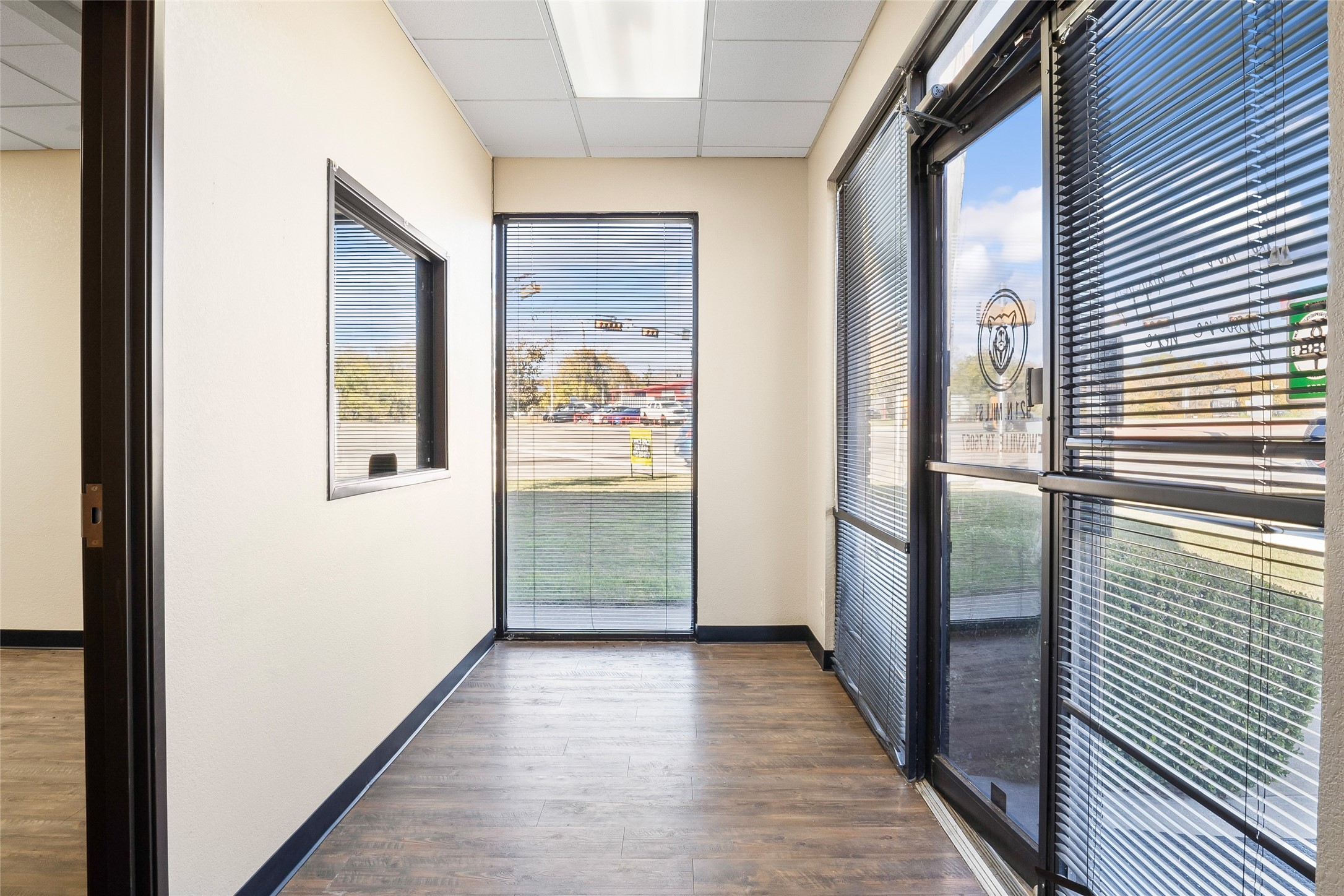 915-921 N Mill Street Lewisville TX 75057