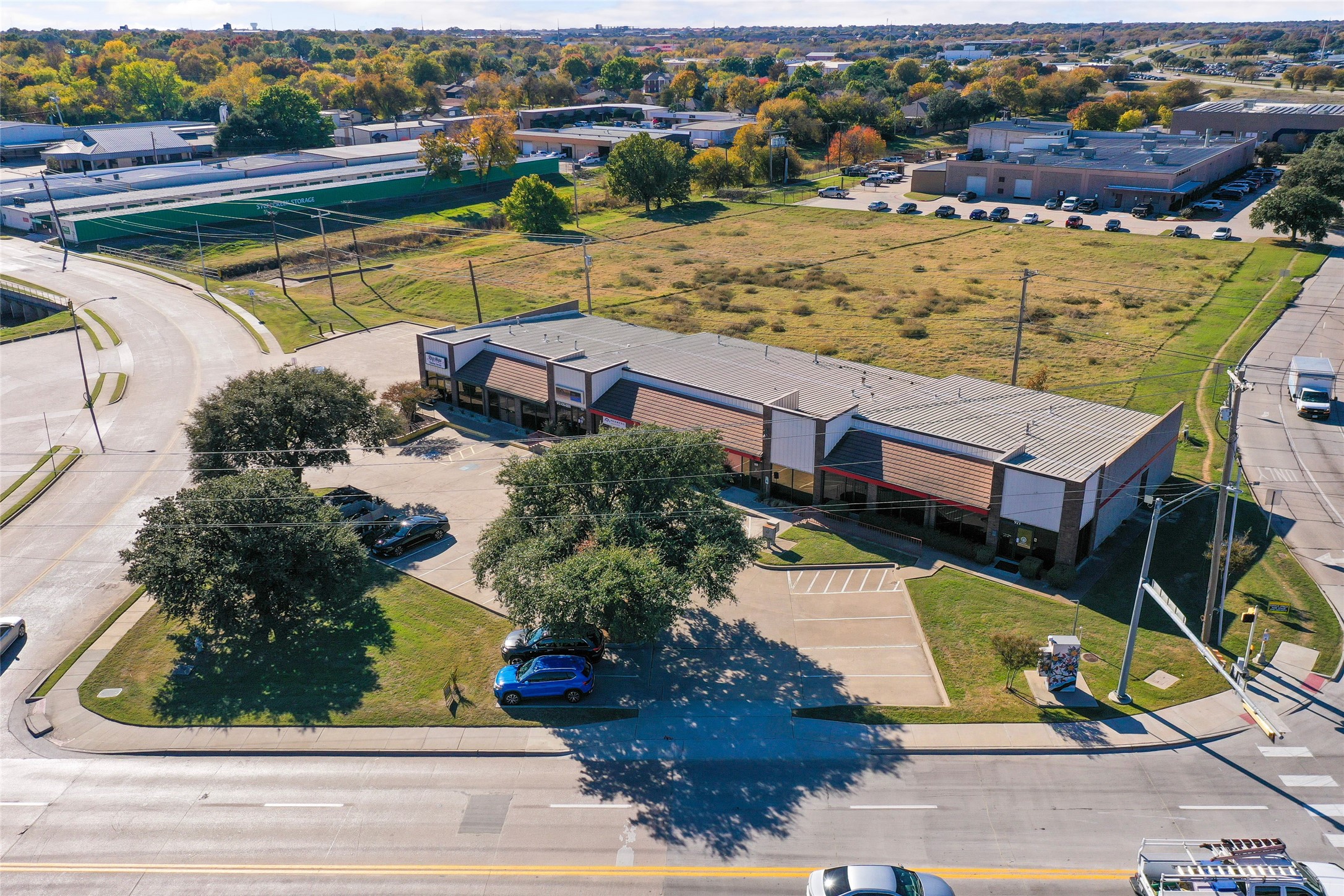 915-921 N Mill Street Lewisville TX 75057