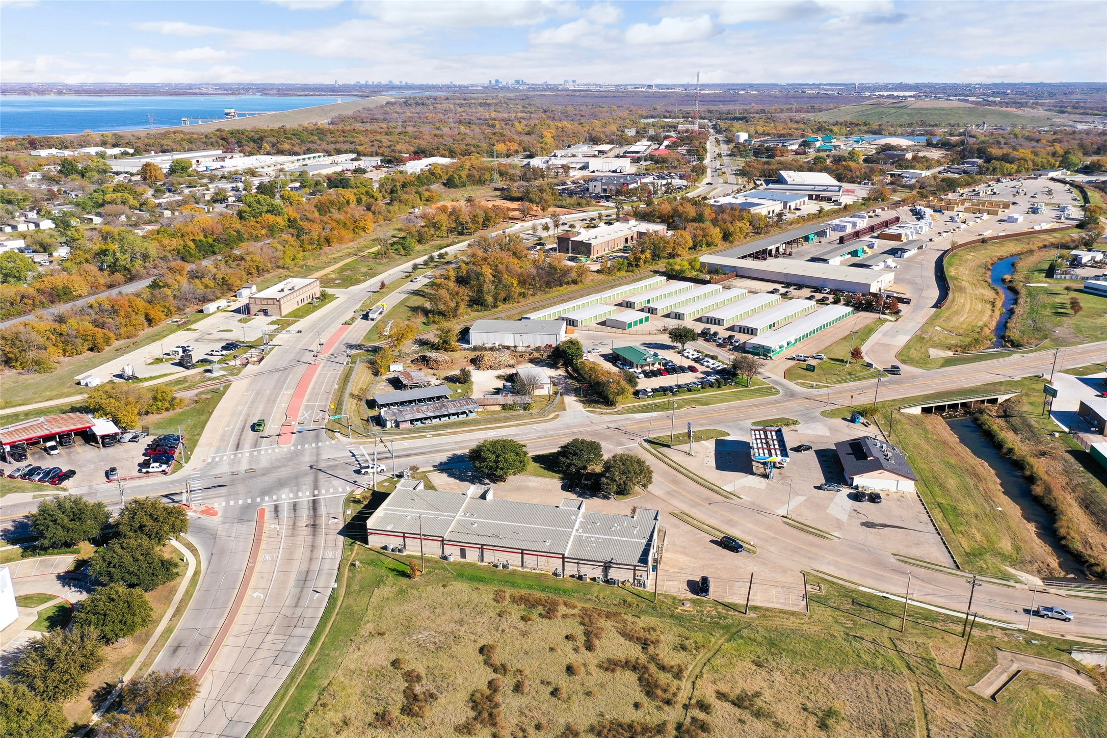 915-921 N Mill Street Lewisville TX 75057