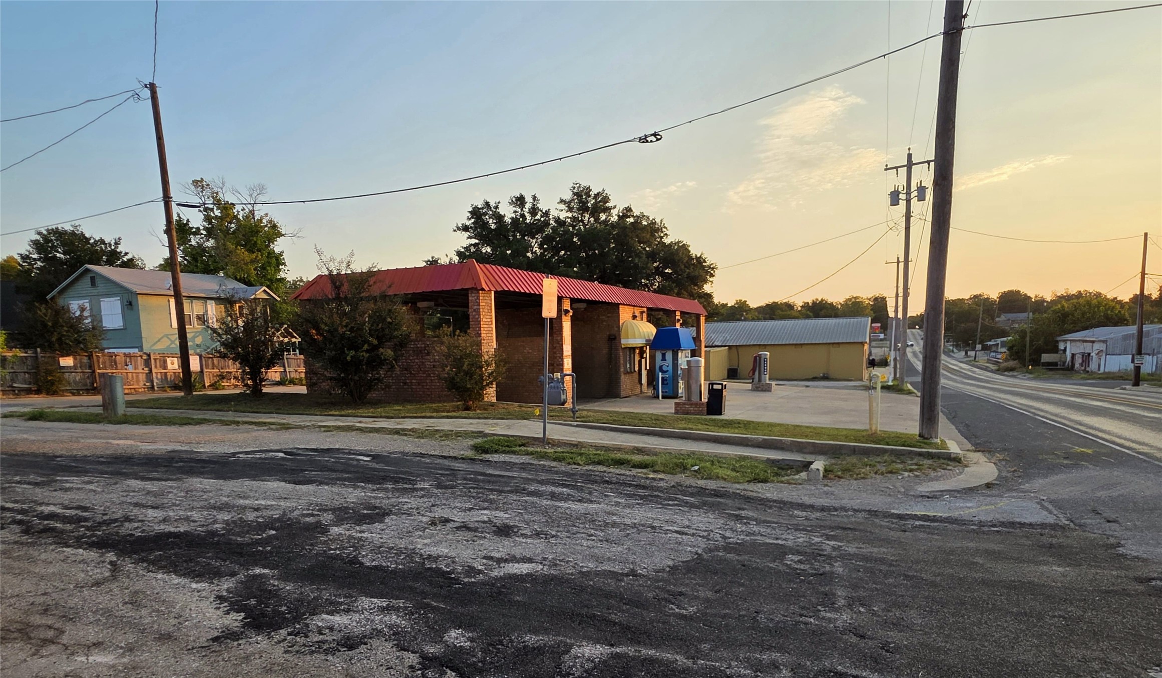 108 E Morgan Meridian TX 76665