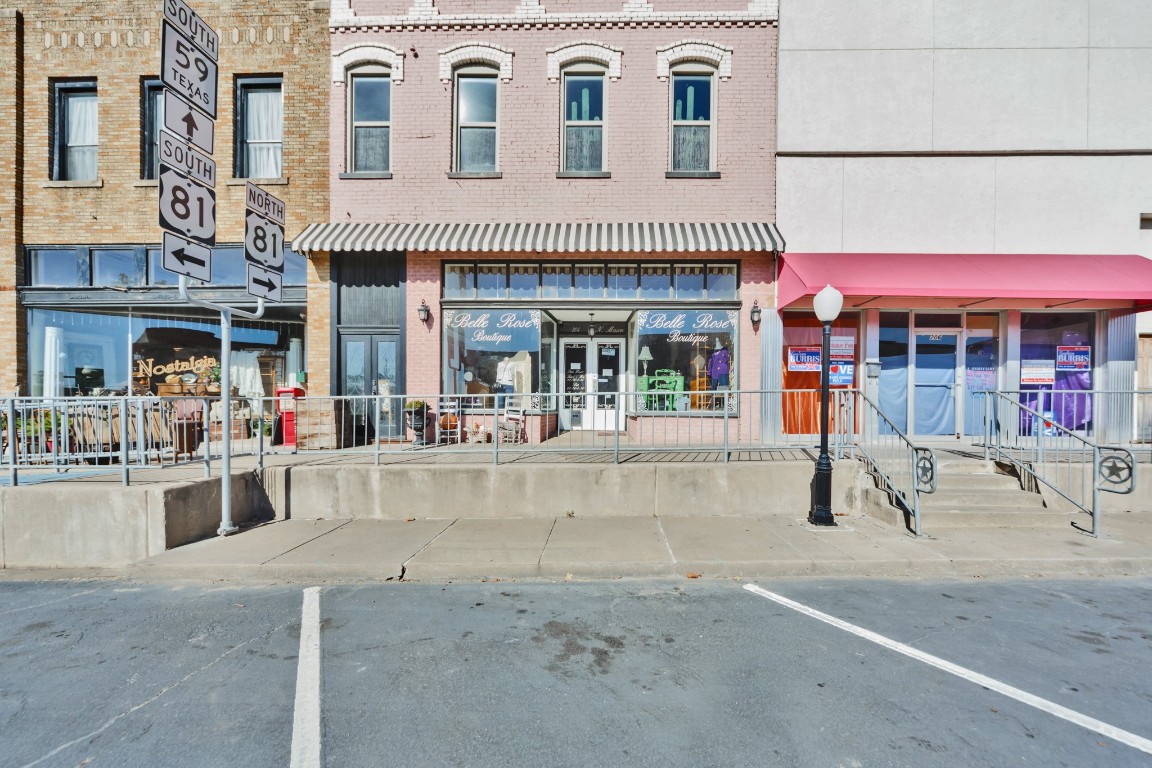 204 N Mason Street Bowie TX 76230