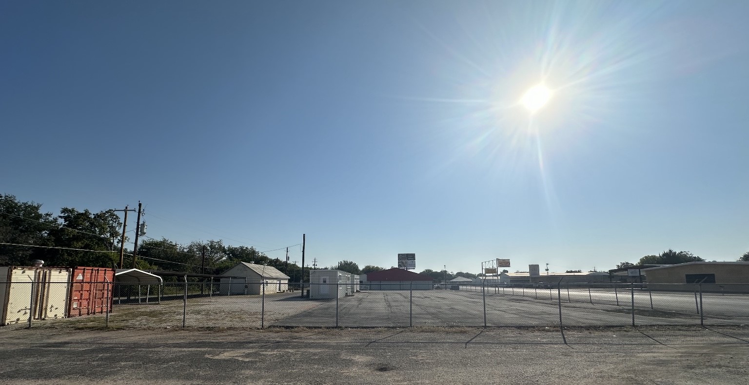 1112 W Main Olney TX 76374