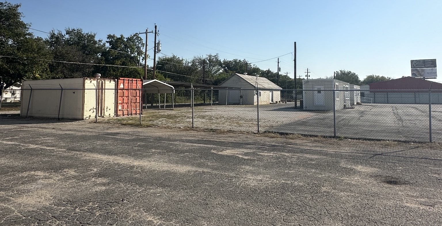 1112 W Main Olney TX 76374