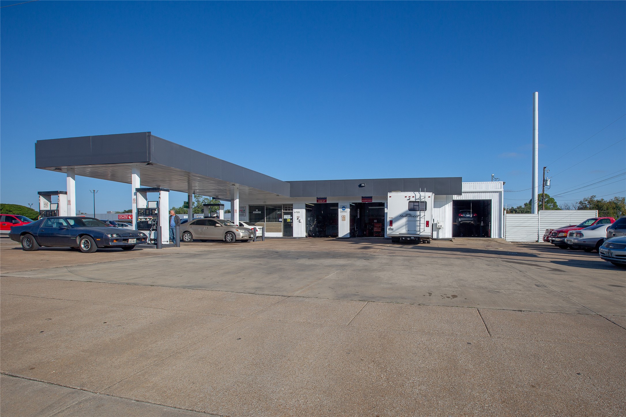 6705 Meadowbrook Drive Fort Worth TX 76112