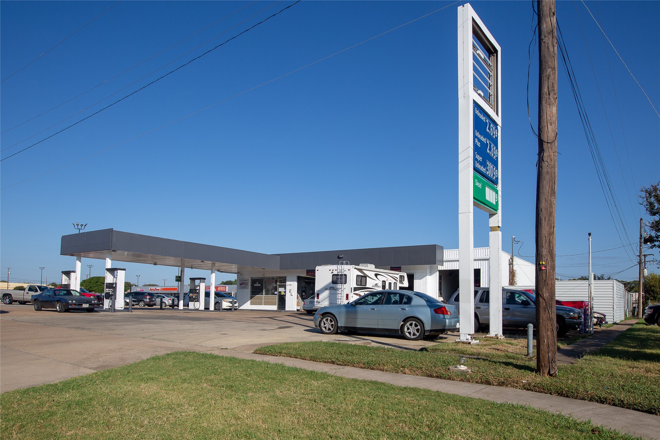 6705 Meadowbrook Drive Fort Worth TX 76112