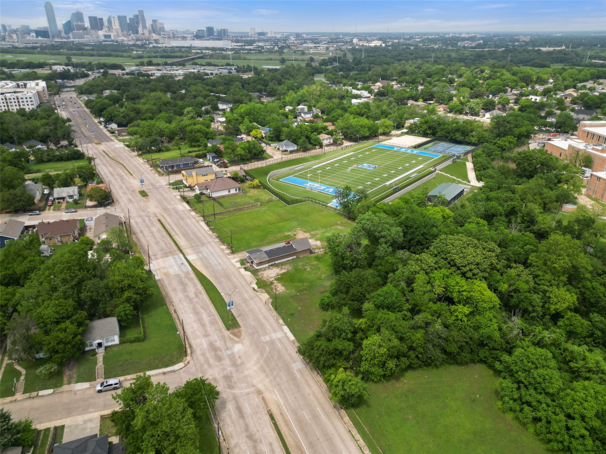 654 S Corinth Street Road Dallas TX 75203
