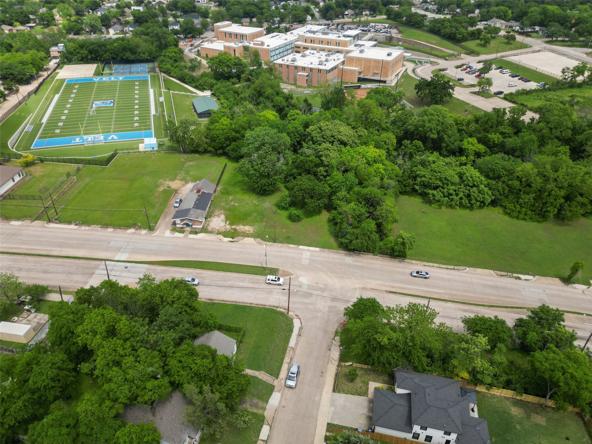654 S Corinth Street Road Dallas TX 75203